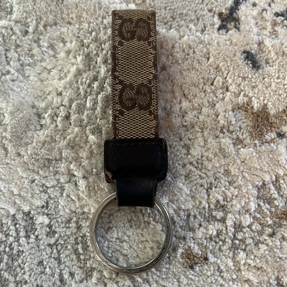 Gucci - Picture 3 of 4